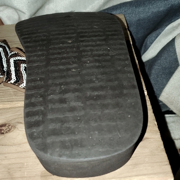 YELLOW BOX Brown Pepper Sequin Flip Flops, Women's Size 7. GC - Picture 4 of 6